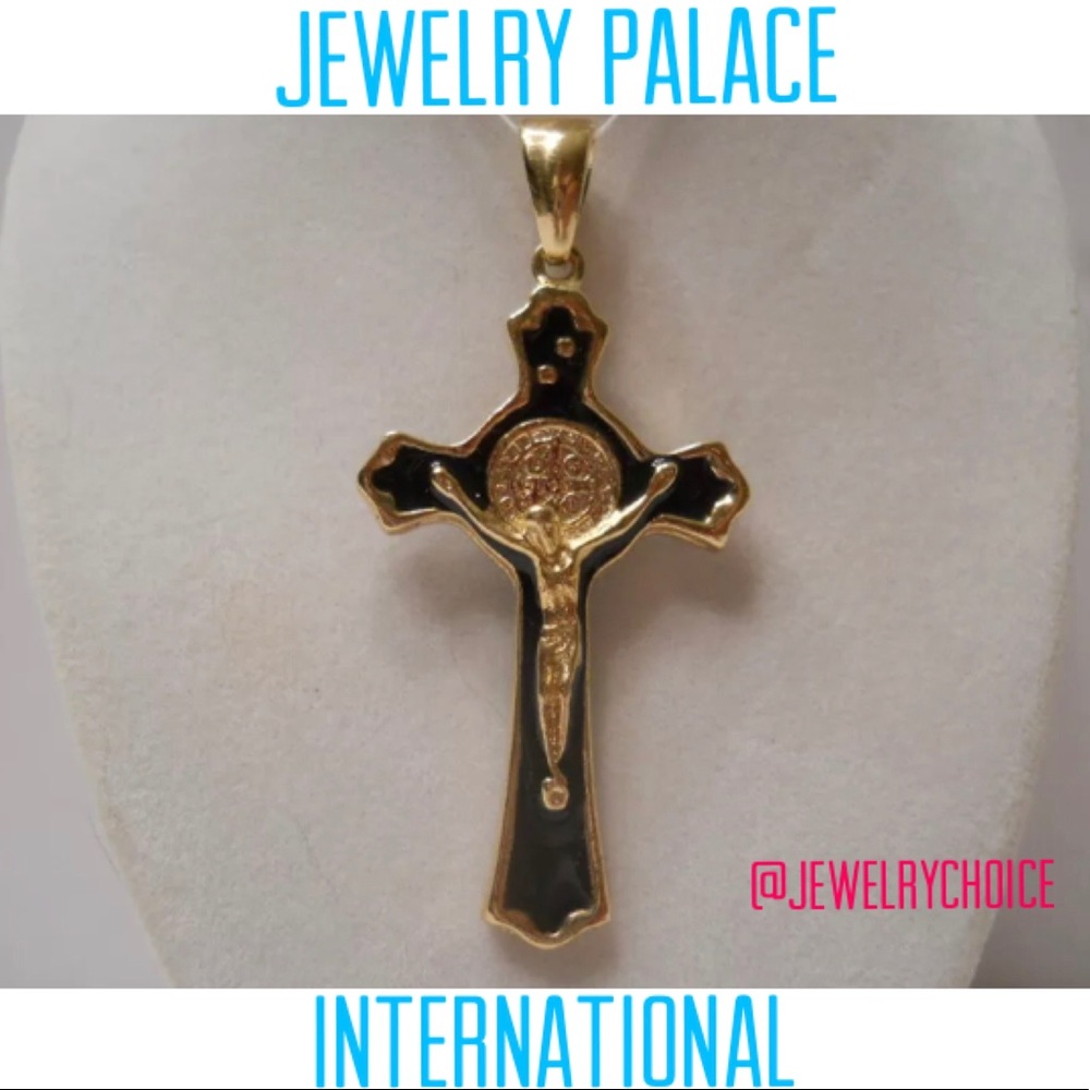 🆕 14K Gold Filled Black Onyx Crucifix Pendant.